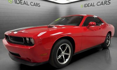 2010 Dodge Challenger Base