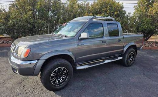 2000 Nissan Frontier SE