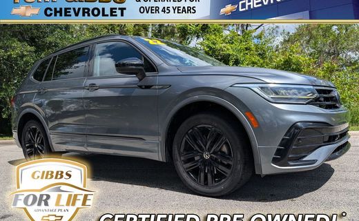 2022 Volkswagen Tiguan SE Black