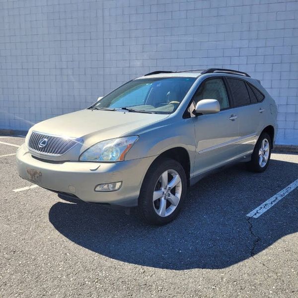 2004 Lexus RX — a typically priced live listing