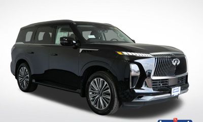 2027 Infiniti QX80 Luxe