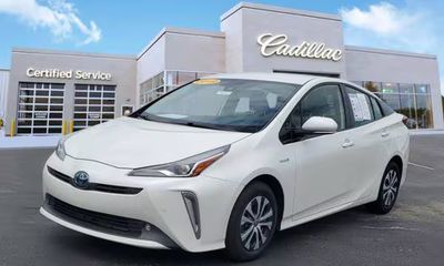 2019 Toyota Prius LE XLE