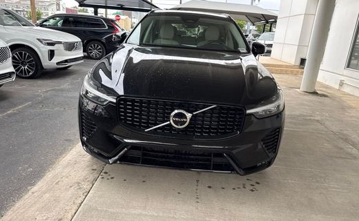2024 Volvo XC60 Plus Dark