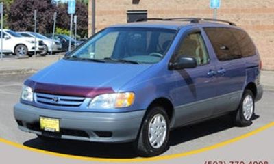 2003 Toyota Sienna LE