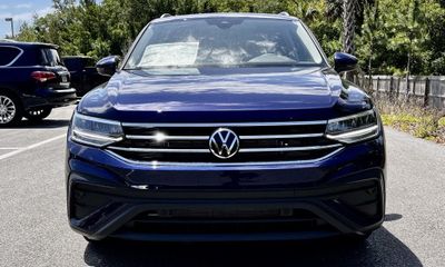 2023 Volkswagen Tiguan SE