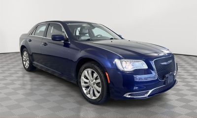 2017 Chrysler 300 Limited
