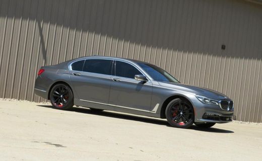 2017 BMW 750I B7