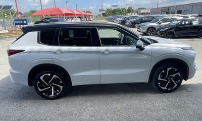 2023 Mitsubishi Outlander SEL