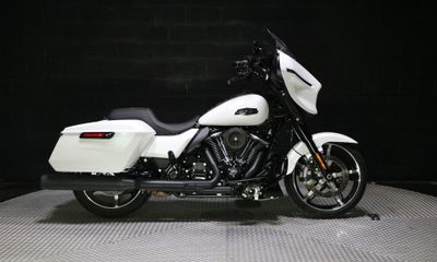 2024 Harley-Davidson Street Glide Touring
