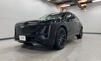 2026 Cadillac Lyriq Premium Sport