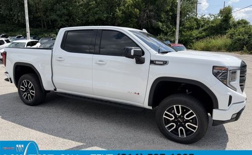 2025 GMC Sierra AT4