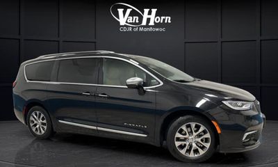 2023 Chrysler Pacifica Pinnacle