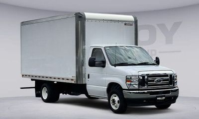 2025 Ford E-350 Super Duty