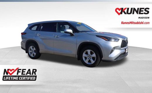 2022 Toyota Highlander LE
