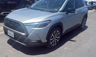 2025 Toyota Corolla Cross XLE