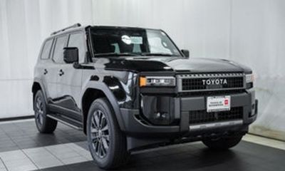 2027 Toyota Land Cruiser Base