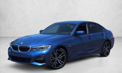 2022 BMW 330e Hybrid Plug