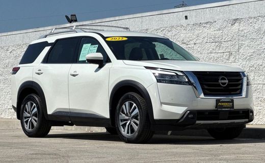 2022 Nissan Pathfinder SL