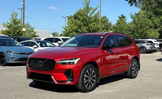 2024 Volvo XC60 Plus Dark