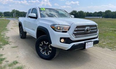 2017 Toyota Tacoma SR5 TRD OFF