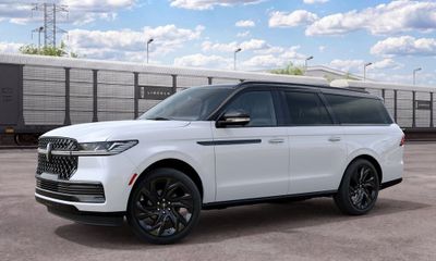 2027 Lincoln Navigator L Black Label