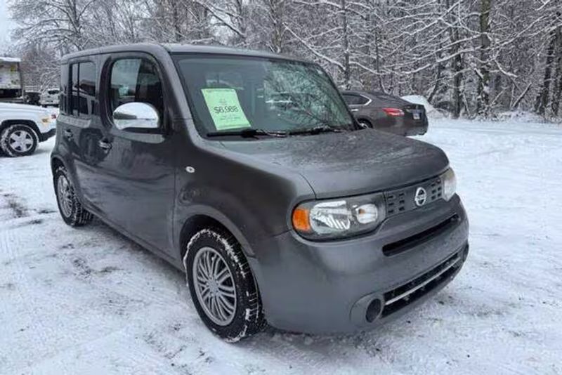 2012 Nissan CUBE — a typically priced live listing