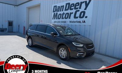 2025 Chrysler Pacifica Select