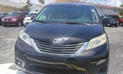 2011 Toyota Sienna LE