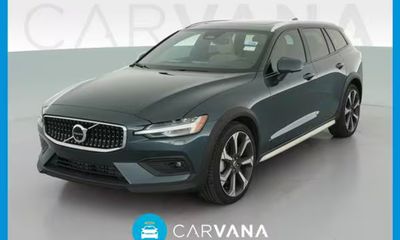 2025 Volvo V60CC Ultra
