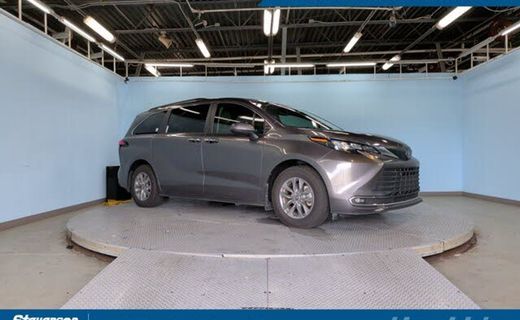 2024 Toyota Sienna XLE
