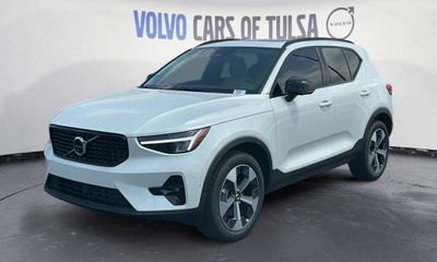 2026 Volvo XC40 Plus Dark