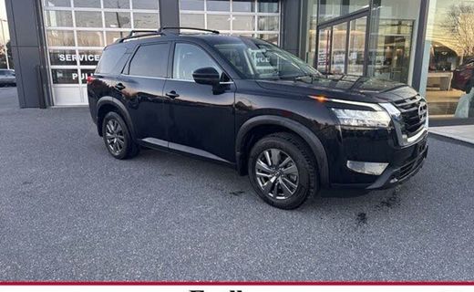 2022 Nissan Pathfinder SV