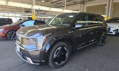 2024 Kia EV9 Land