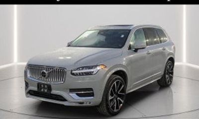 2022 Volvo XC90 Momentum