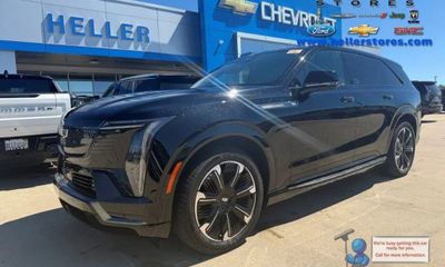 2025 Cadillac Escalade IQ Sport 2