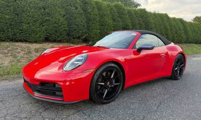 2025 Porsche 911 Carrera