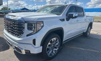 2026 GMC Sierra SLT
