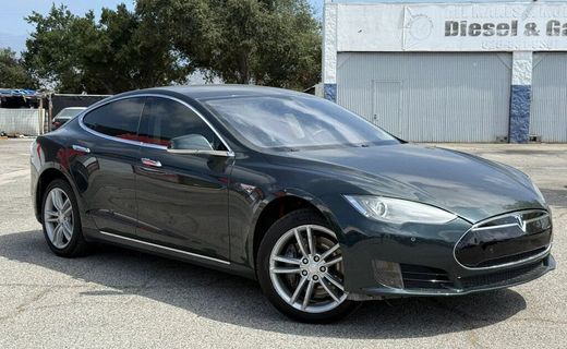 2014 Tesla Model S