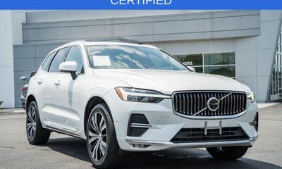 2023 Volvo XC60 Plus Bright