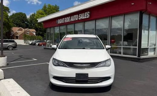 2020 Chrysler Voyager LXI