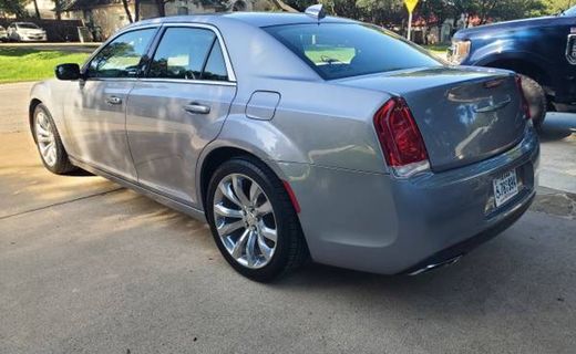 2017 Chrysler 300 Limited
