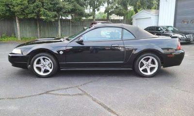 2004 Ford Mustang GT