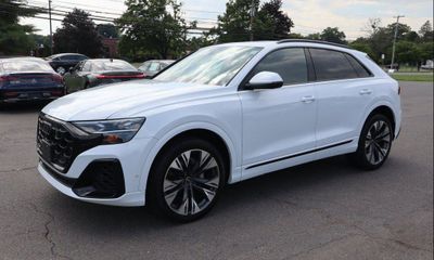 2024 Audi Q8 S Line Quattro