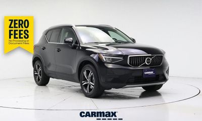 2024 Volvo XC40 Core Bright Dark