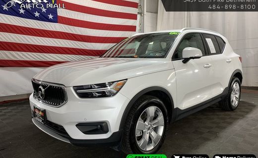 2022 Volvo XC40 Momentum