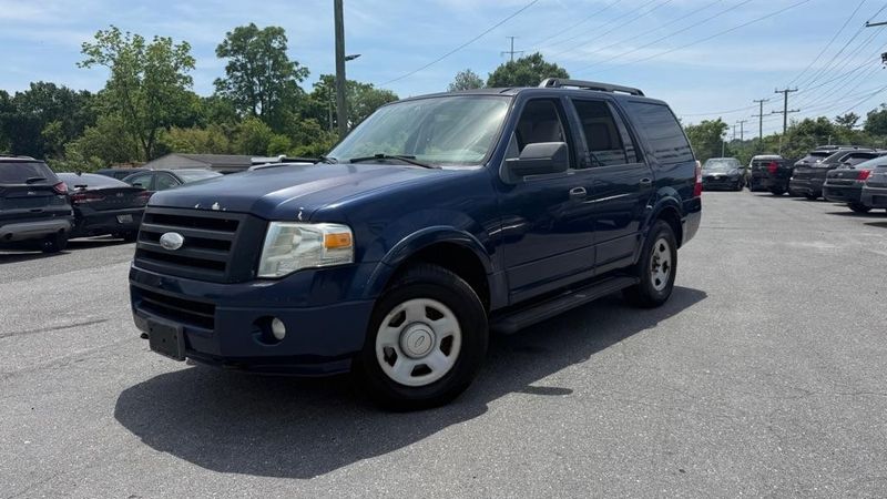 2009 Ford Expedition — a typically priced live listing