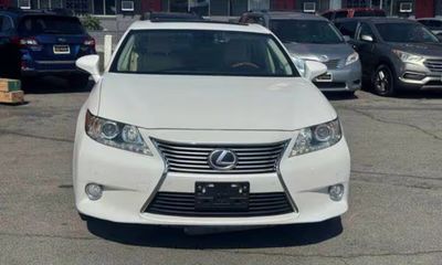2013 Lexus ES 300H