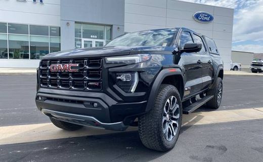 2023 GMC Canyon AT4