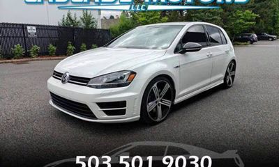 2016 Volkswagen Golf R Base W DCC