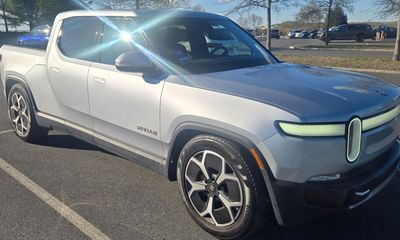 2022 Rivian R1T Adventure